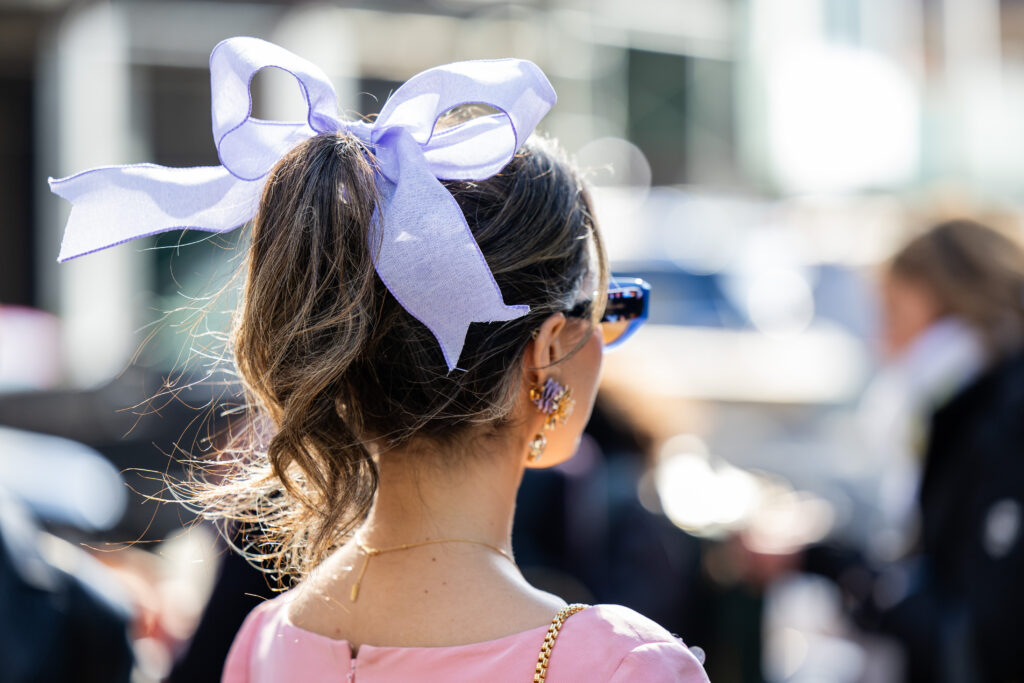 High ponytail with ribbon