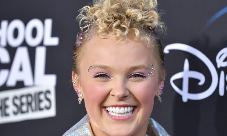 JoJo Siwa Spent $50,000 Veneers: Everything We Know About Her Teeth