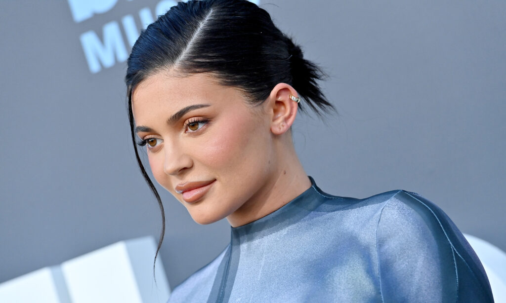Kylie Jenner Shares Her Go-To Collagen Powder featured image