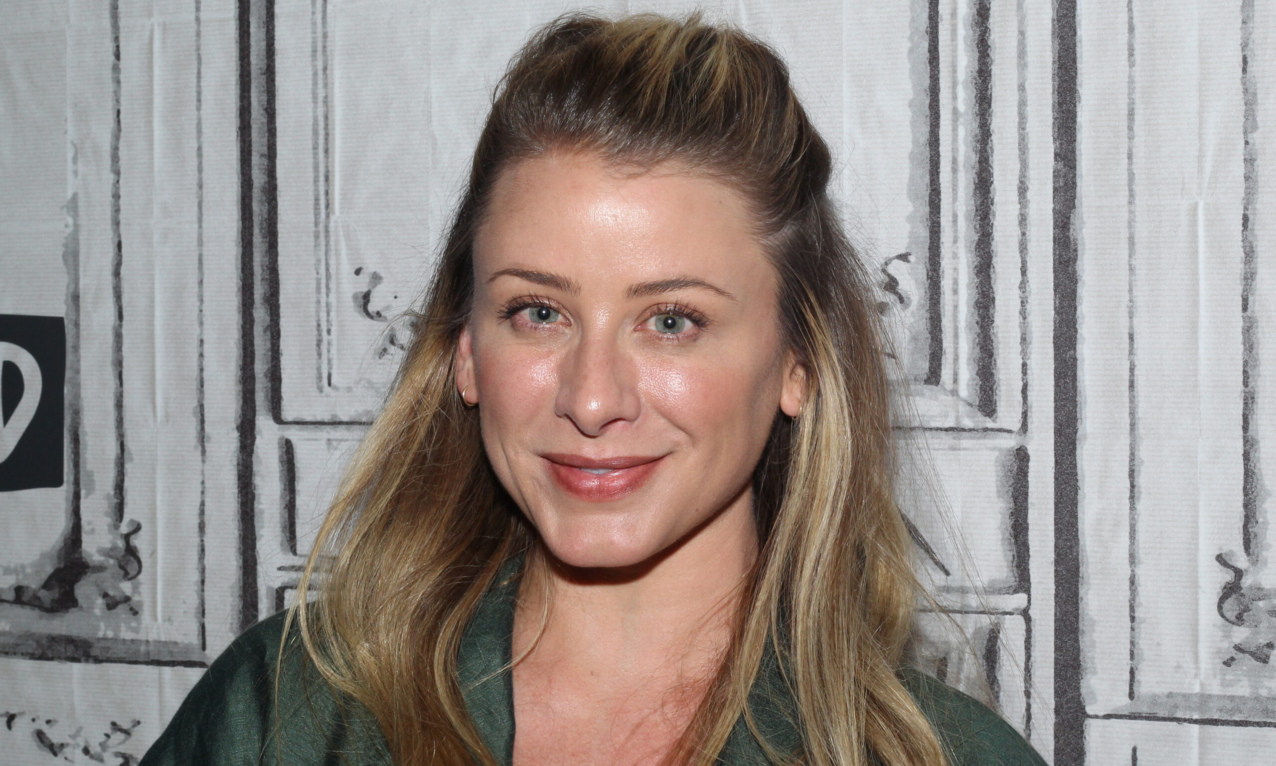 Lo Bosworth’s  ‘Secret’ to Youthful Pores and skin