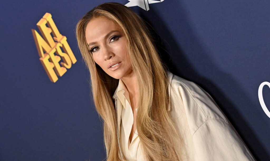 Jennifer Lopez’s Shiny Blowout Just Convinced Us to Dust Off Our Hot Tools featured image