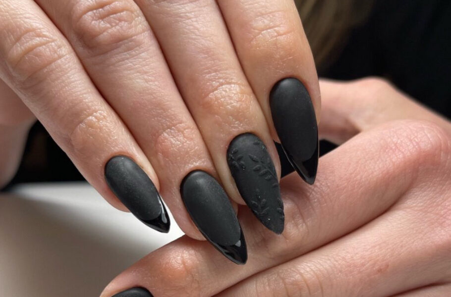 black matte nail polish manicure