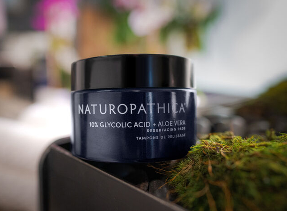 Naturopathica Glycolic Acid + Aloe Exfoliating Pads Overview 2024