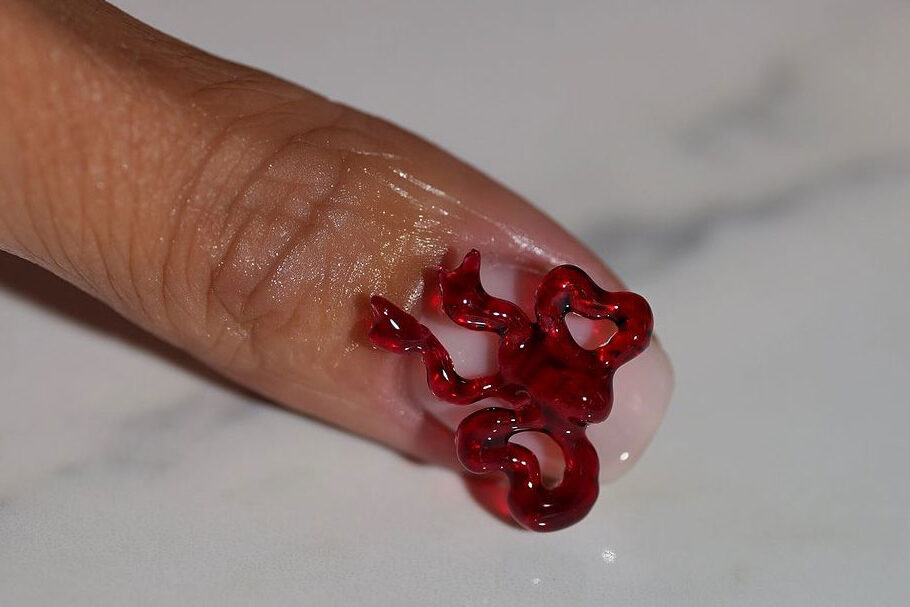 Thumbnail with 3D nail art design