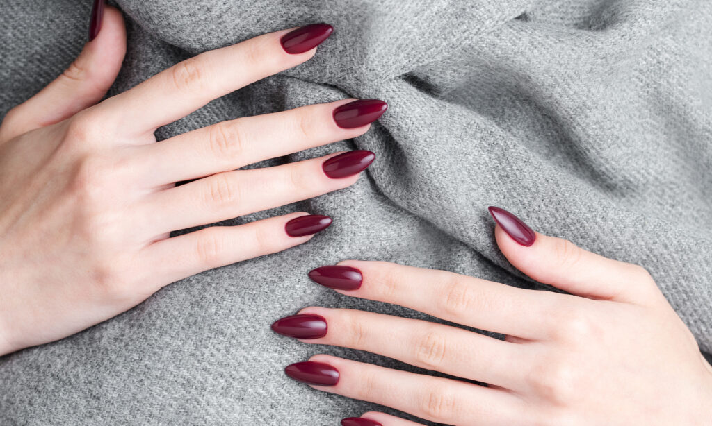 This Is the Best Day to Schedule Your Christmas Manicure featured image