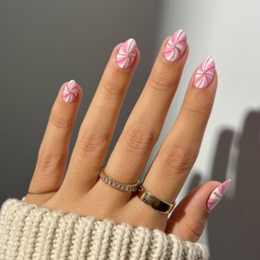 candy cane swirl nails