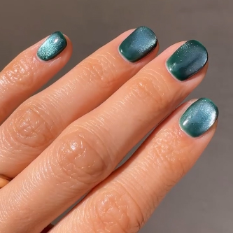 magnetic aquamarine nails for march